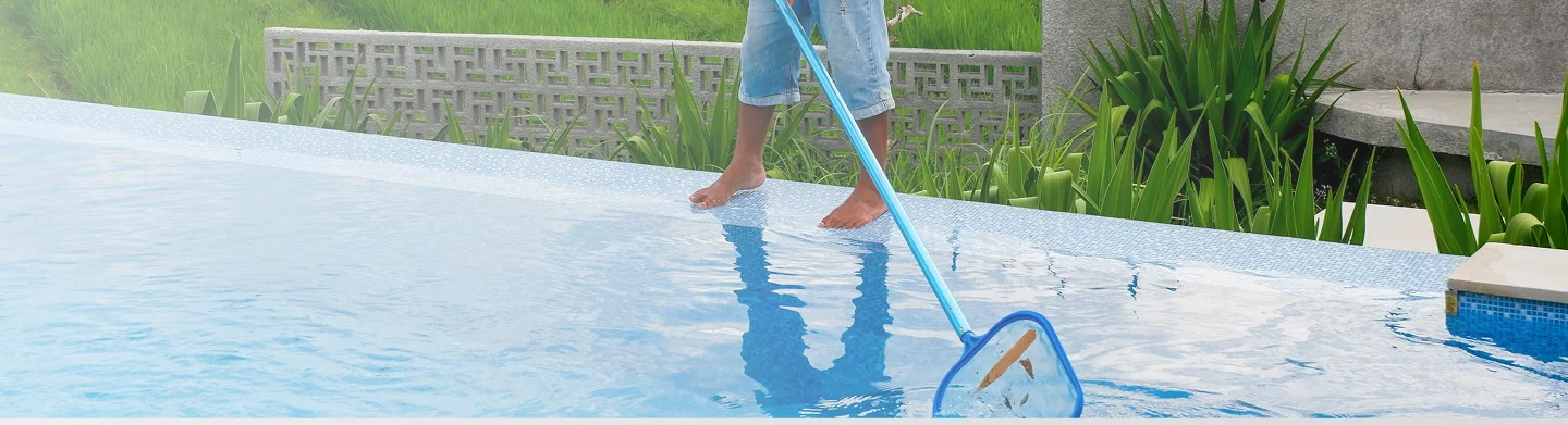 CareNClean swimming pool cleaning